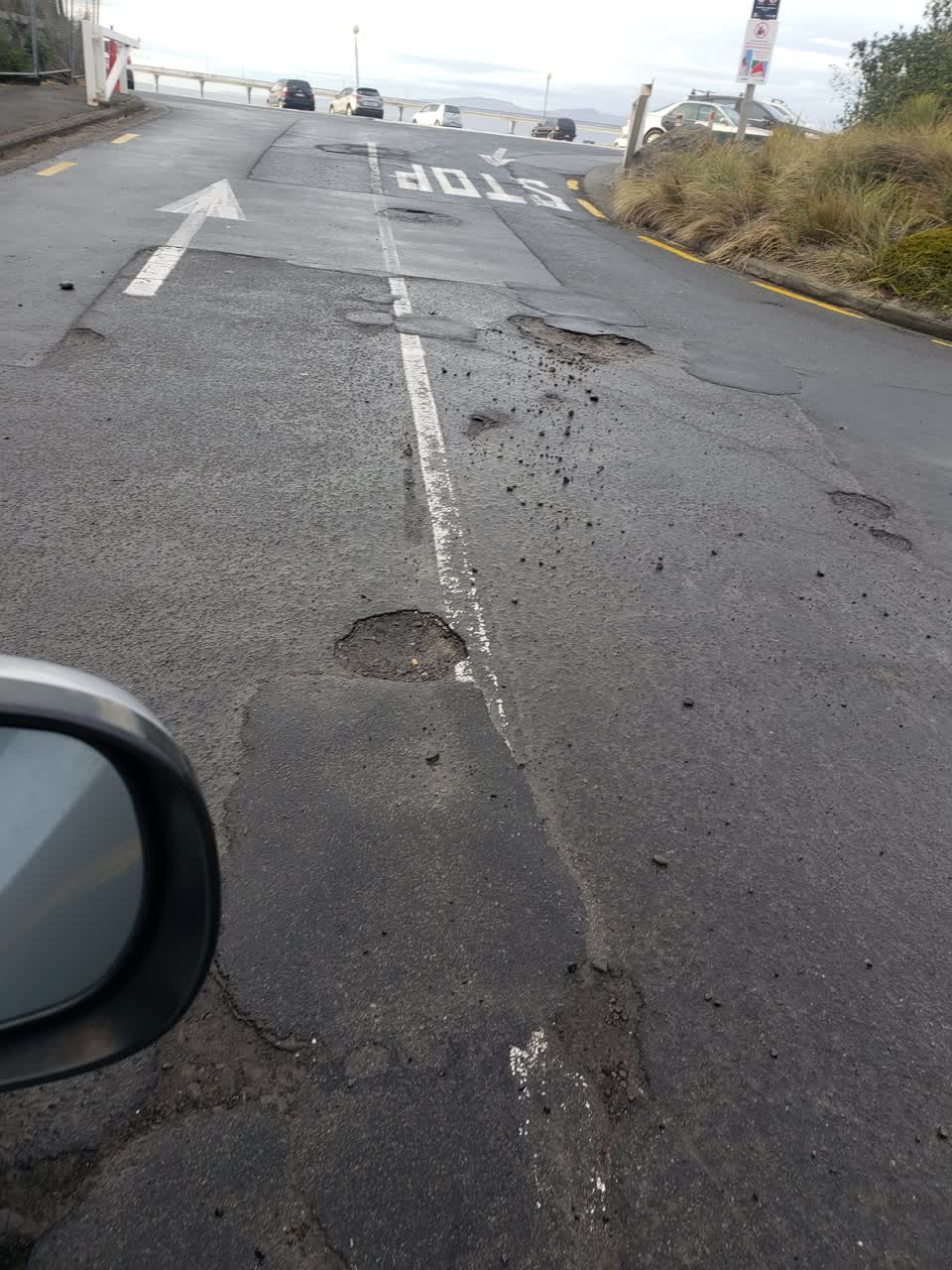 The photograph attached to this roading/streets report