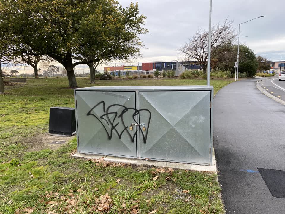 The photograph attached to this graffiti report
