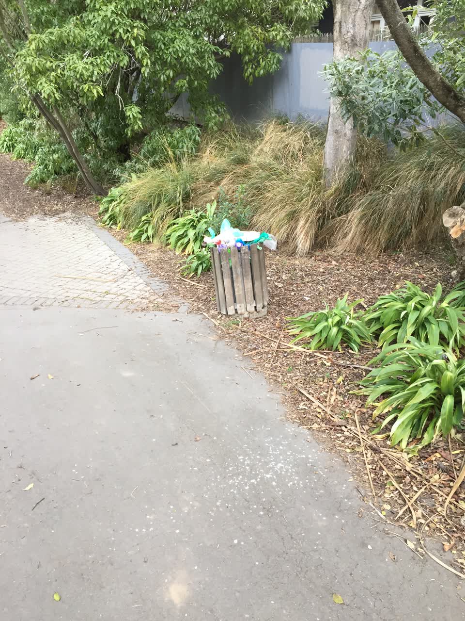 The photograph attached to this rubbish/recycling report