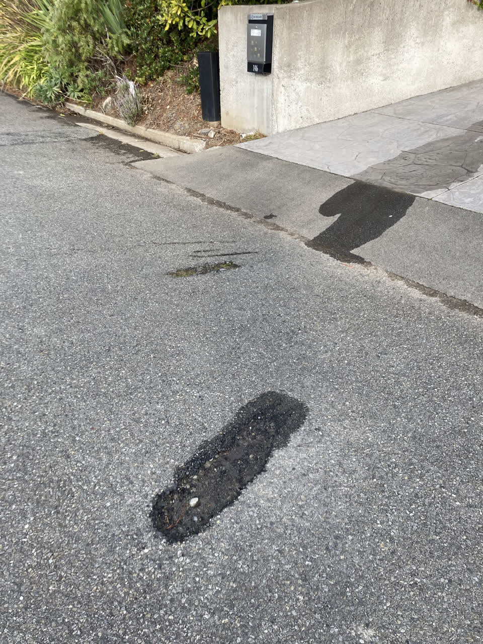 The photograph attached to this roading/streets report
