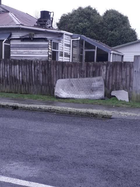 Rubbish/Recycling, a report photo