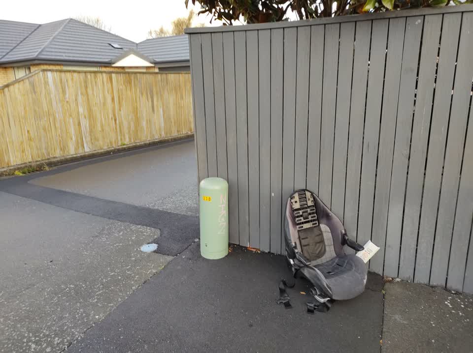 The photograph attached to this rubbish/recycling report