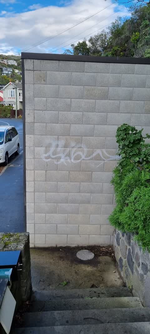 Graffiti, a report photo