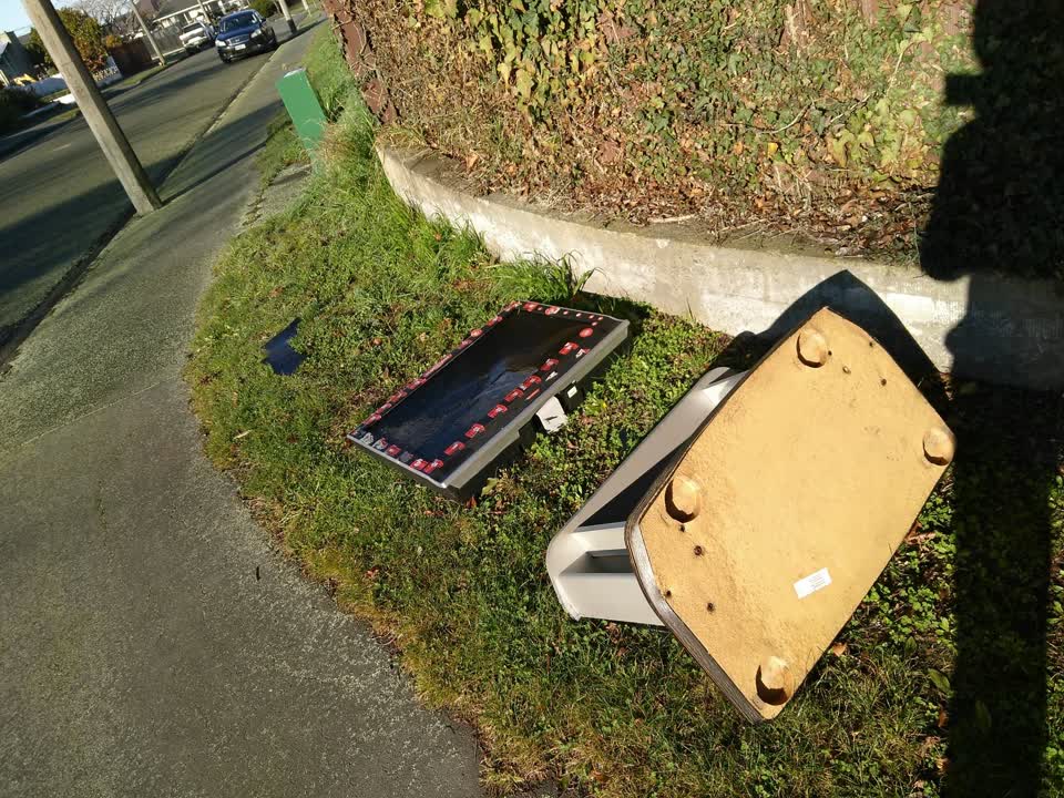 The photograph attached to this rubbish/recycling report