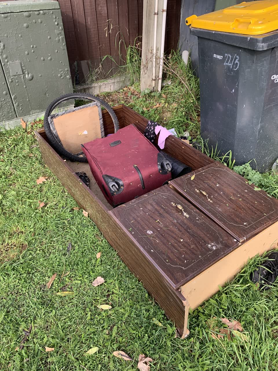 The photograph attached to this rubbish/recycling report