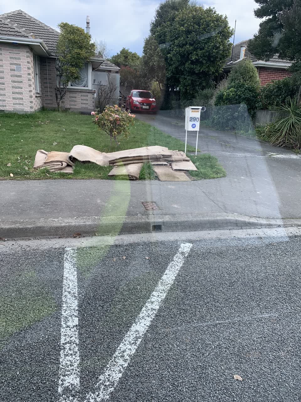 The photograph attached to this rubbish/recycling report
