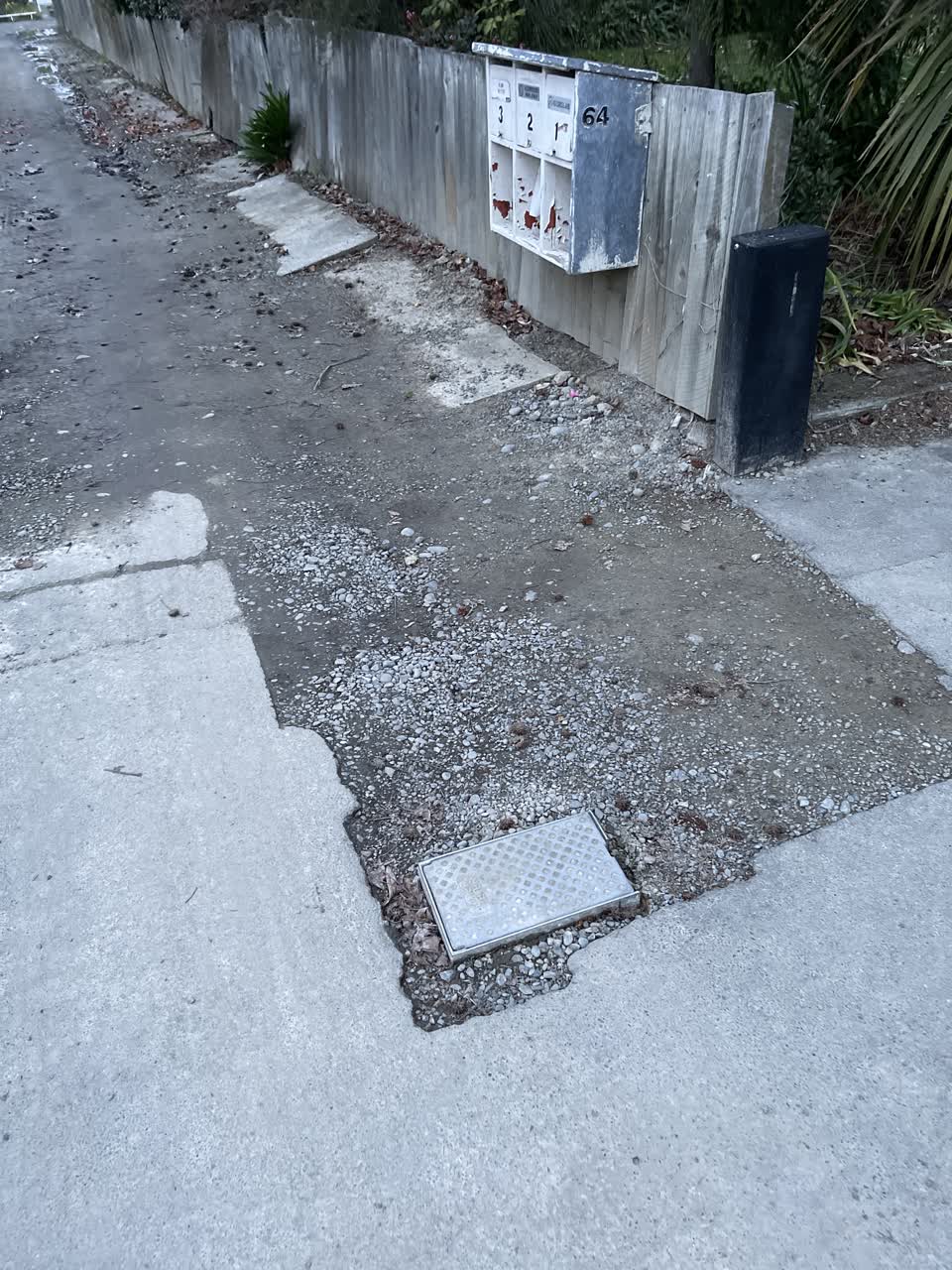 The photograph attached to this roading/streets report
