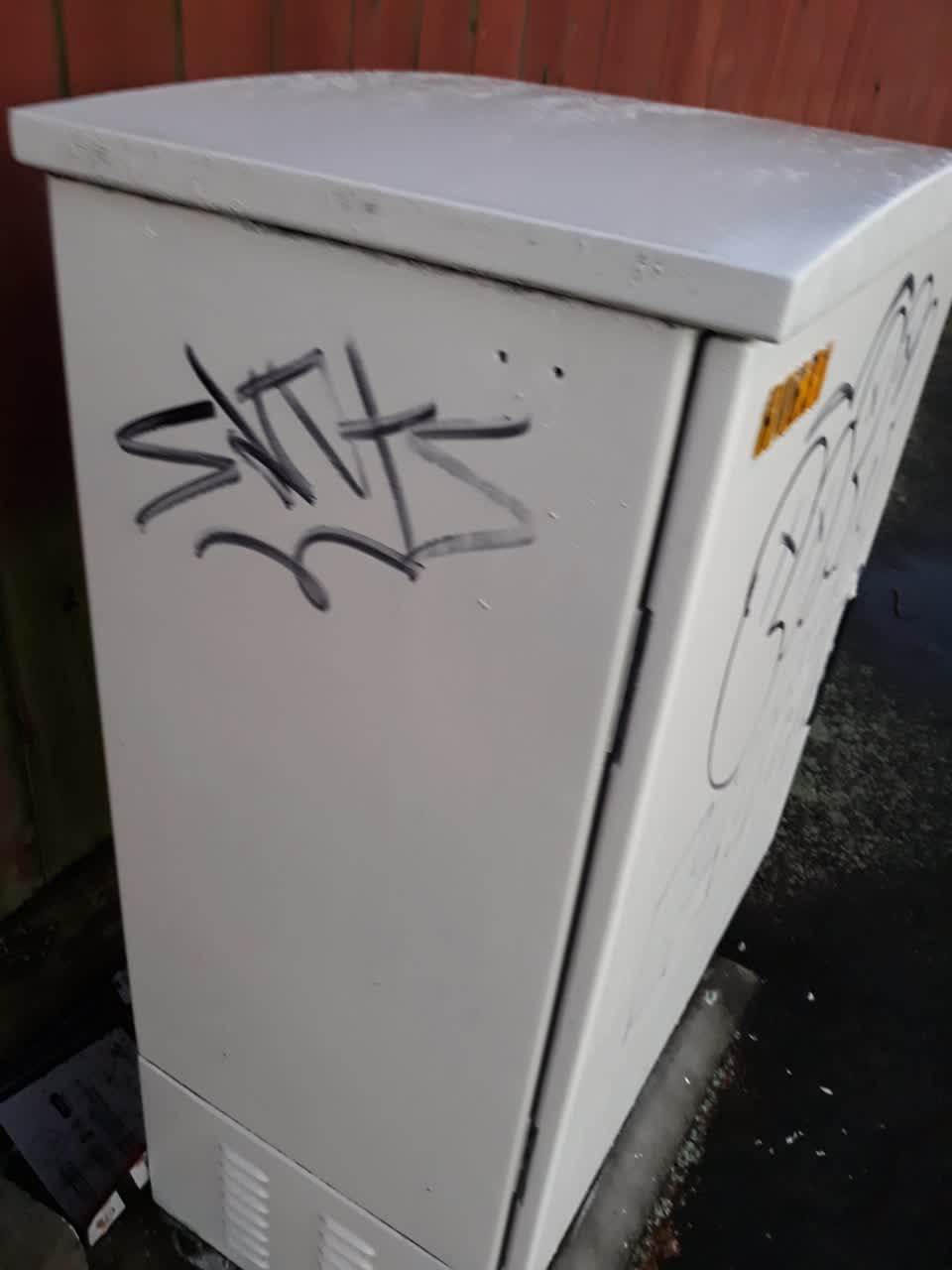 The photograph attached to this graffiti report
