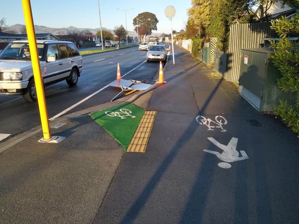 The photograph attached to this roading/streets report