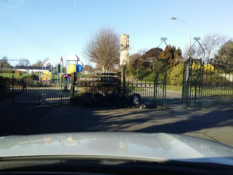 Rubbish/Recycling, a report photo