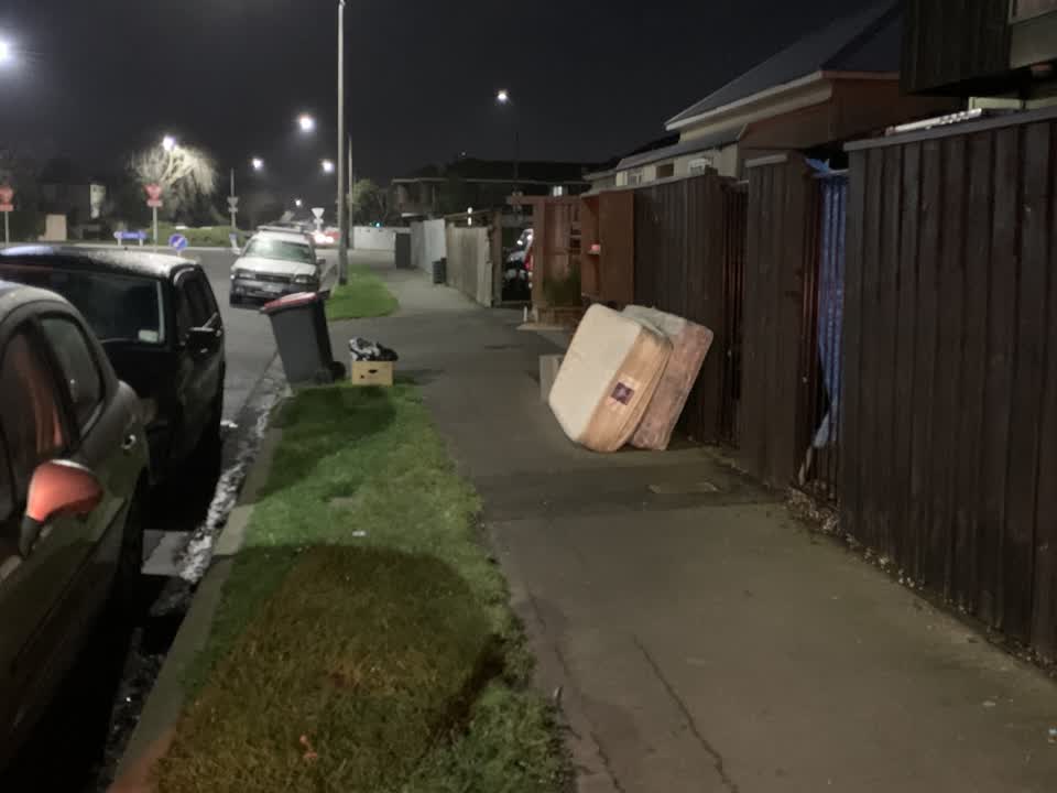 The photograph attached to this rubbish/recycling report