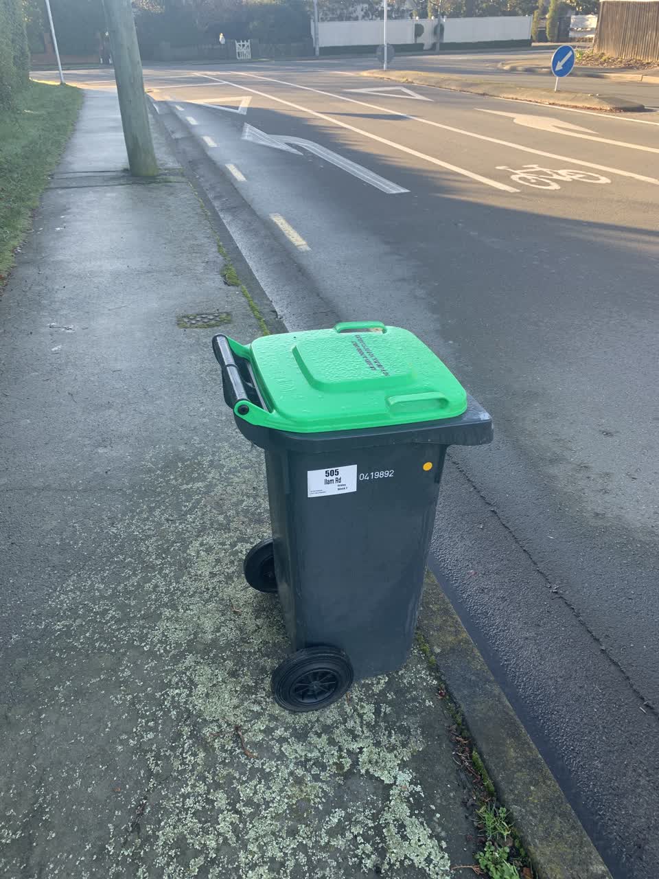 The photograph attached to this rubbish/recycling report