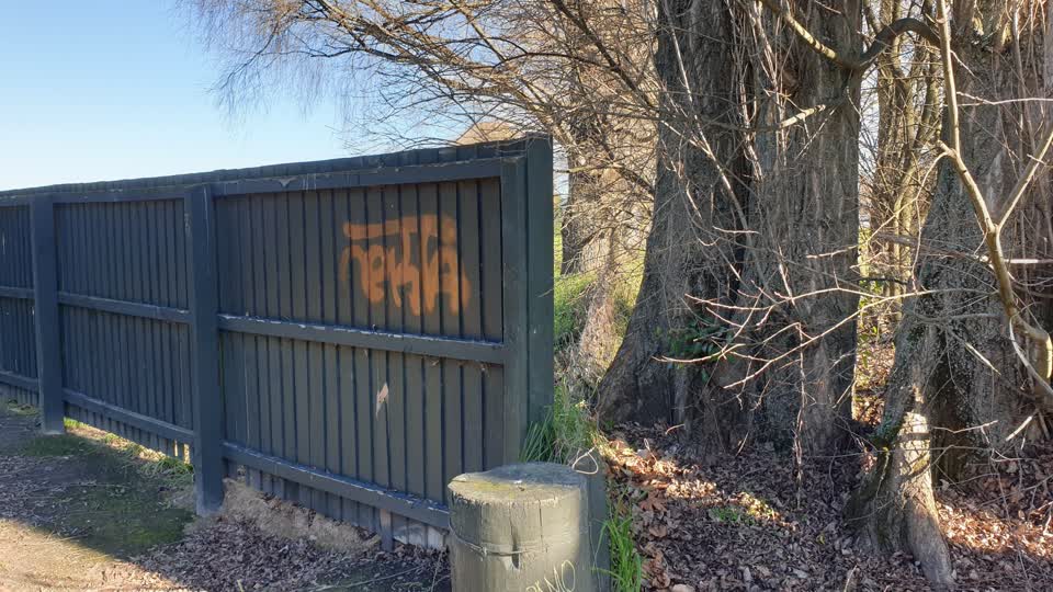 The photograph attached to this graffiti report