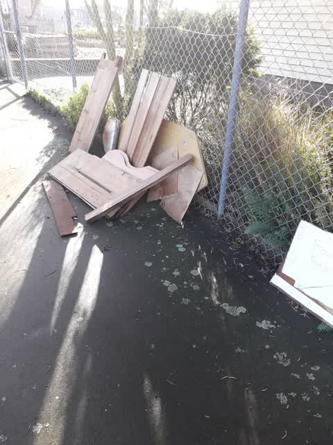 Rubbish/Recycling, a report photo