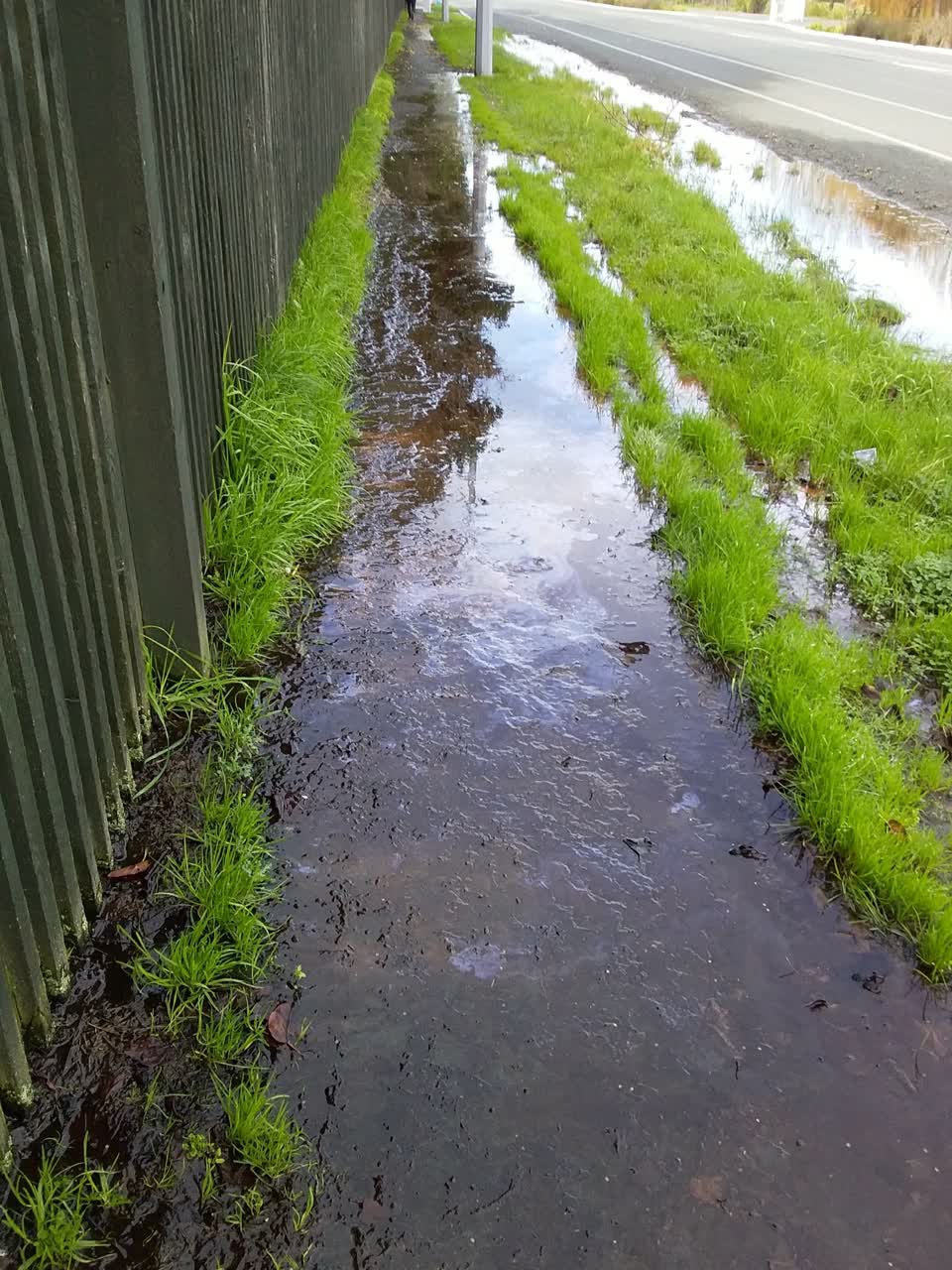 The photograph attached to this sewer - leak / blockage report