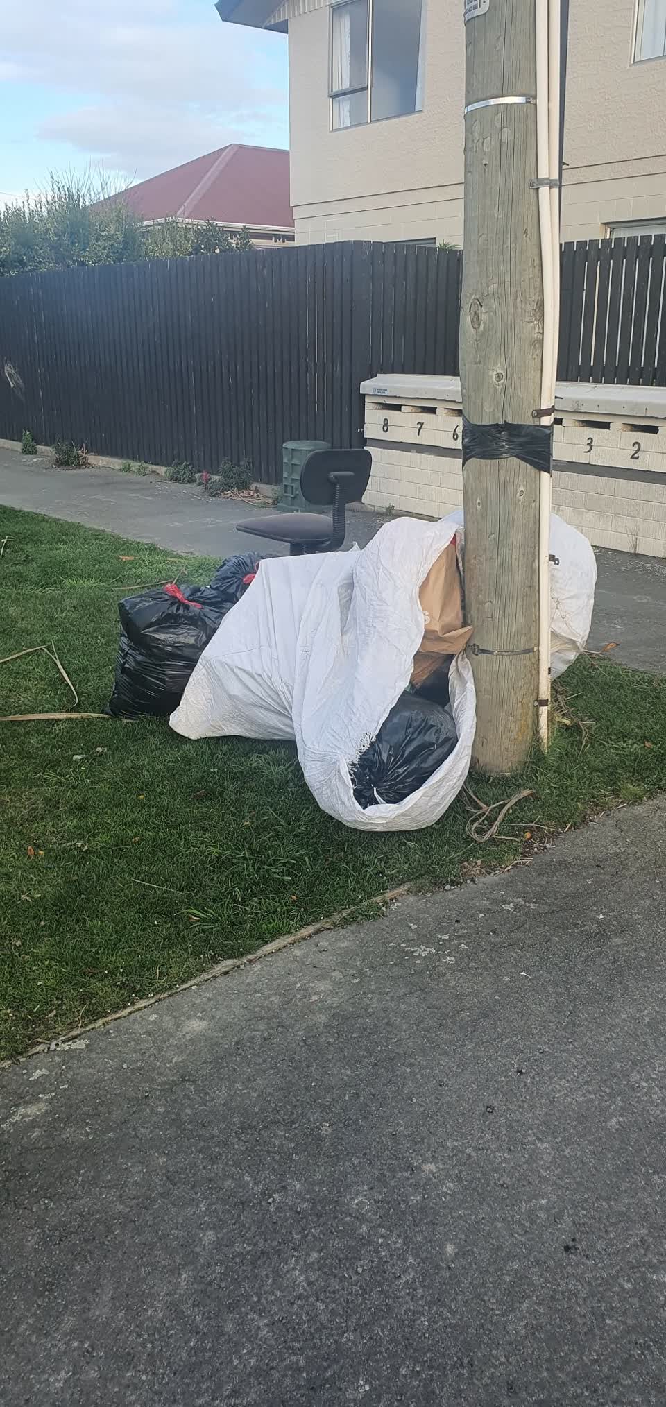 The photograph attached to this rubbish/recycling report
