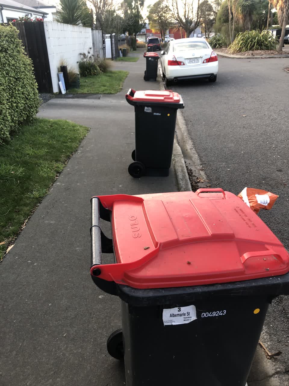 The photograph attached to this rubbish/recycling report