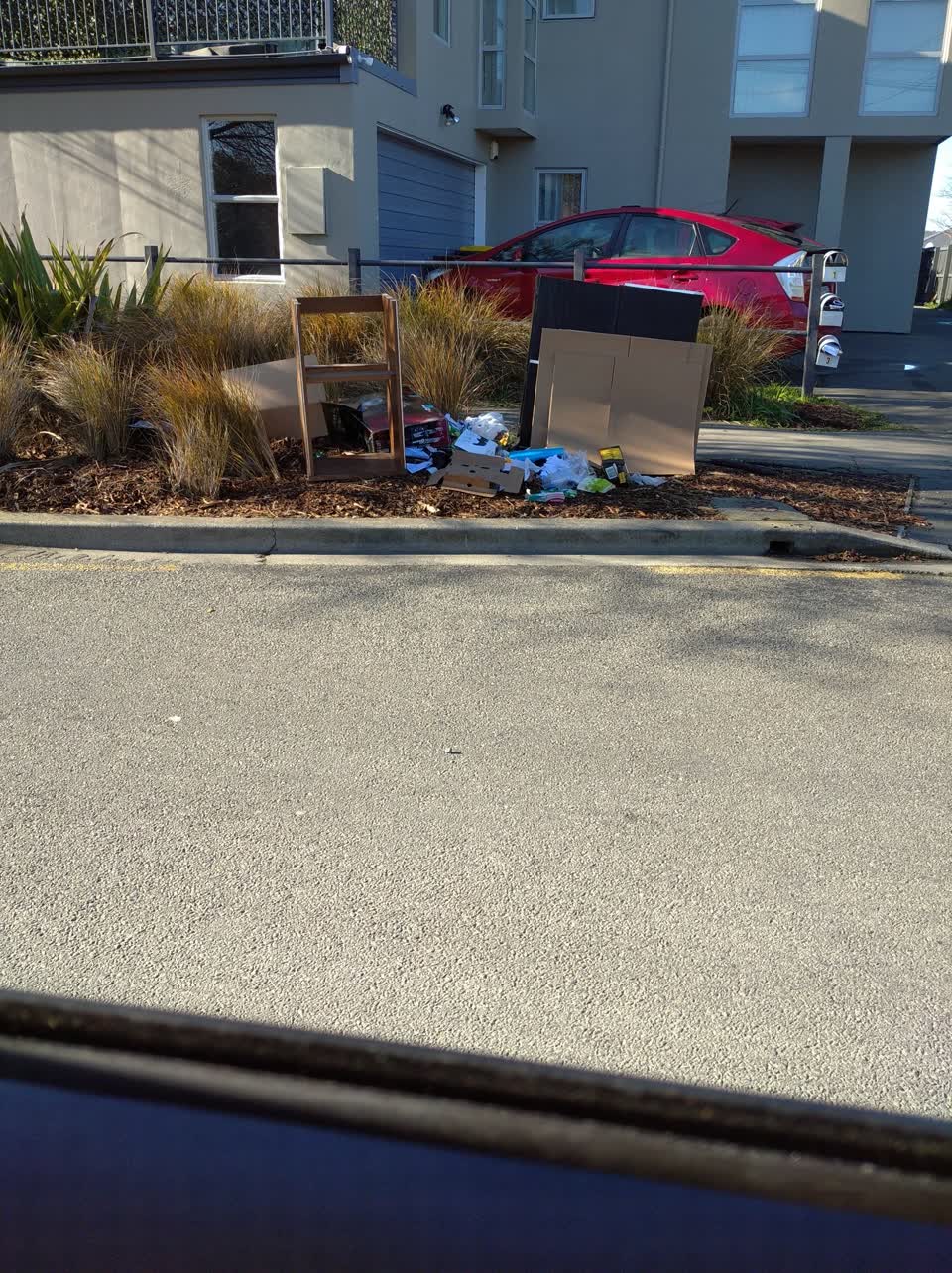 The photograph attached to this rubbish/recycling report