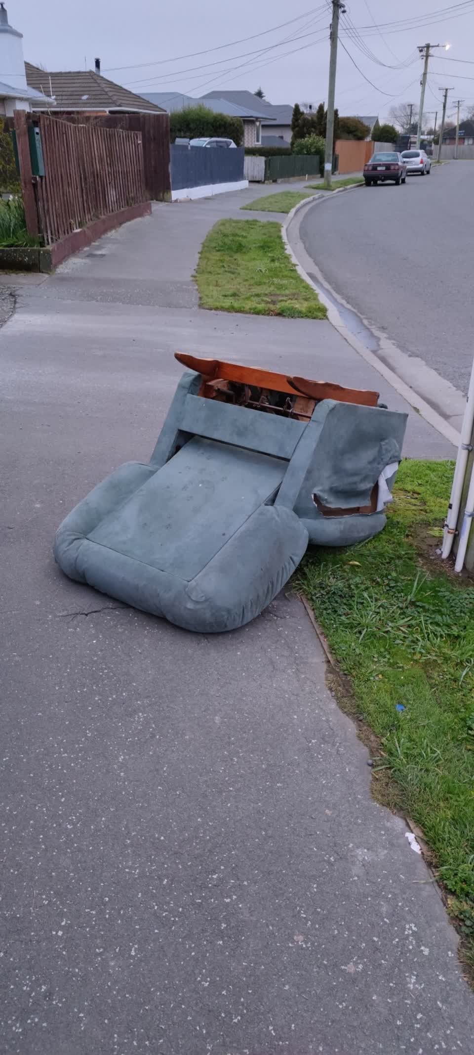 The photograph attached to this rubbish/recycling report