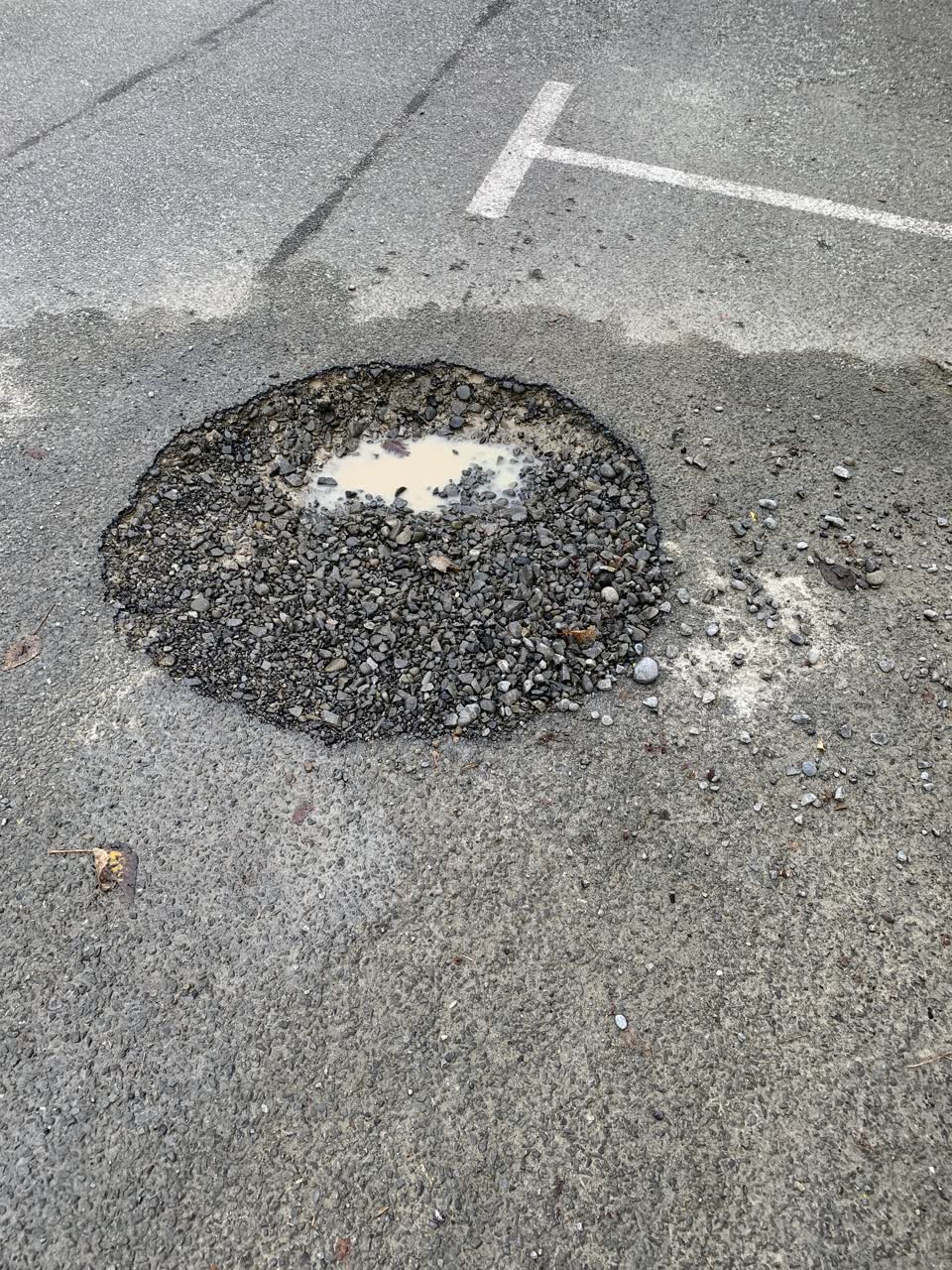 The photograph attached to this roading/streets report