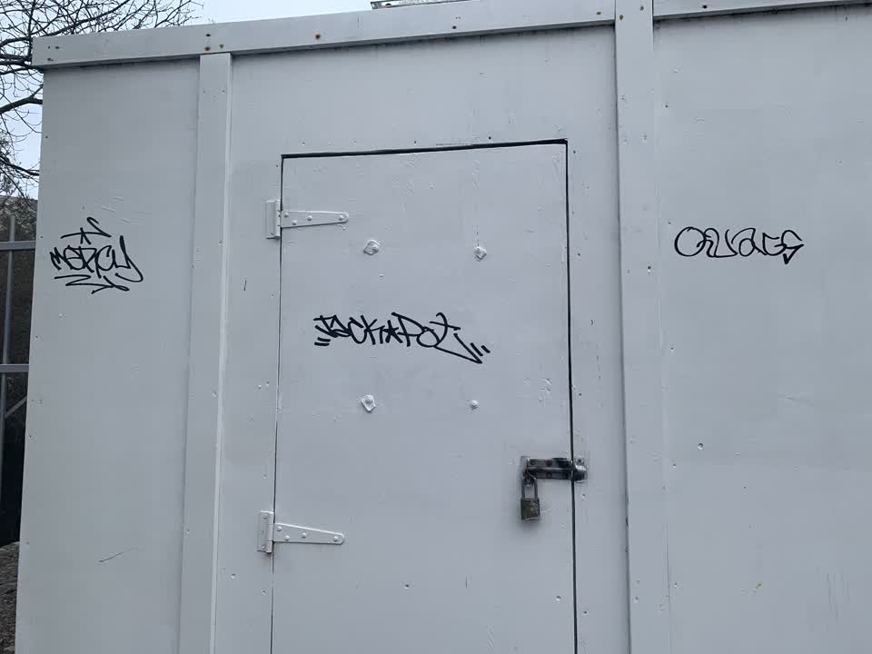 The photograph attached to this graffiti report
