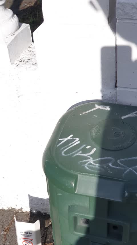 Graffiti, a report photo
