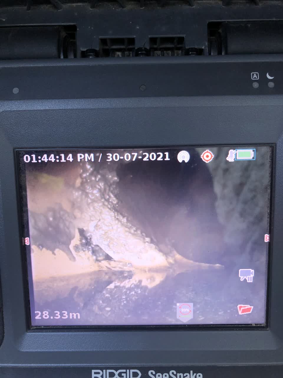 The photograph attached to this sewer - leak / blockage report
