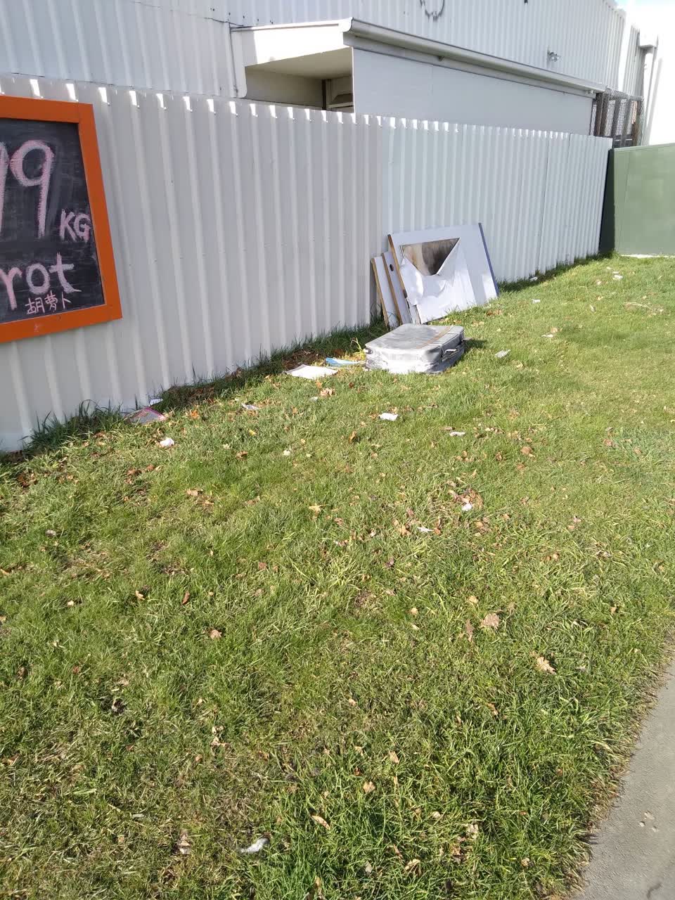 The photograph attached to this roading/streets report