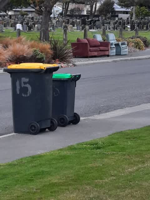 Rubbish/Recycling, a report photo