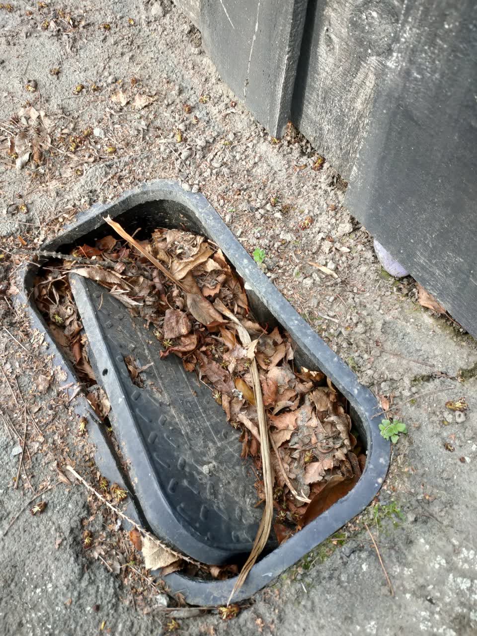The photograph attached to this water supply report