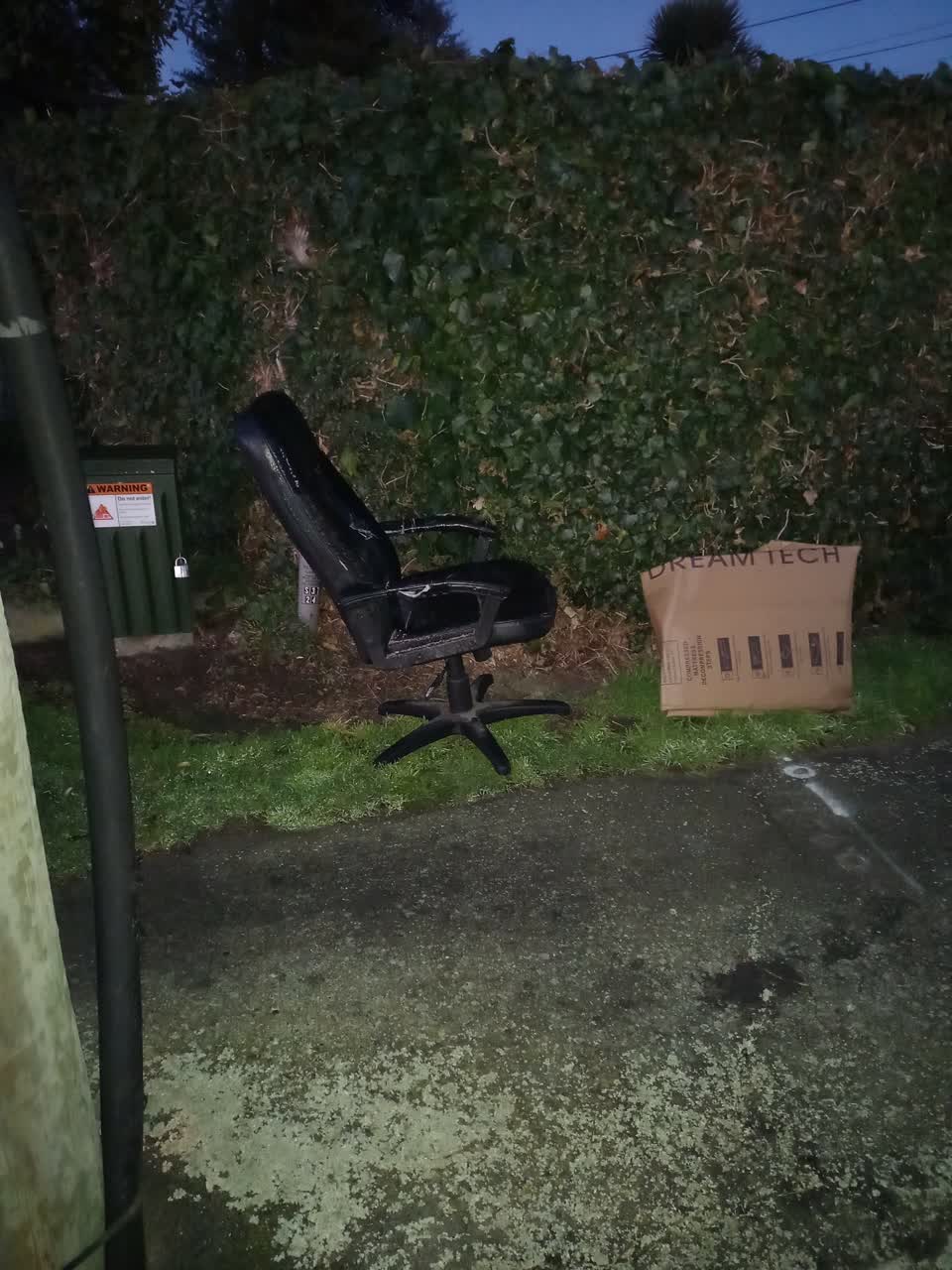 The photograph attached to this rubbish/recycling report