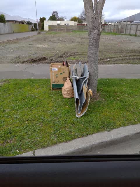 Rubbish/Recycling, a report photo