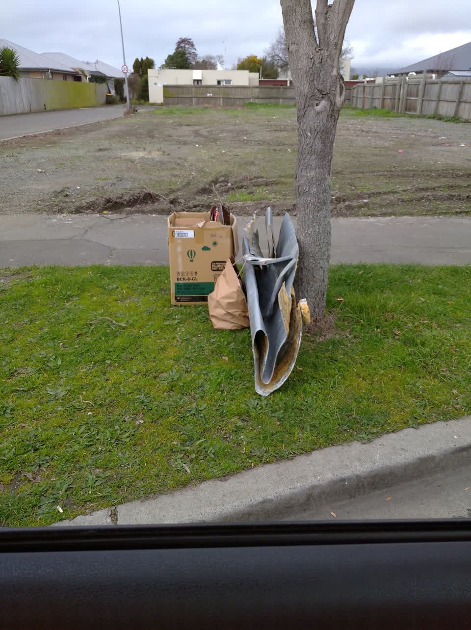 The photograph attached to this rubbish/recycling report