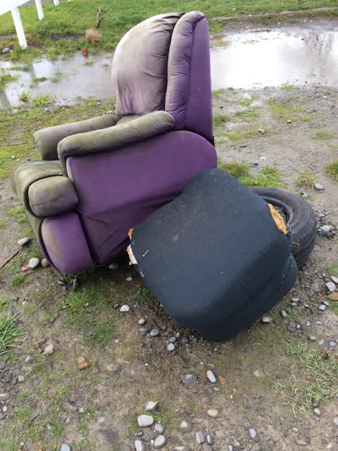 Rubbish/Recycling, a report photo