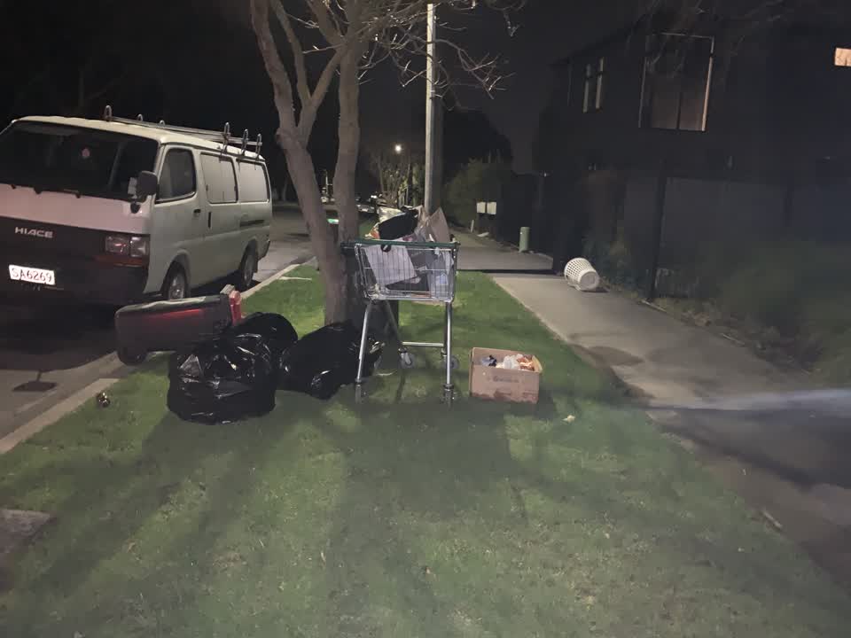 The photograph attached to this rubbish/recycling report