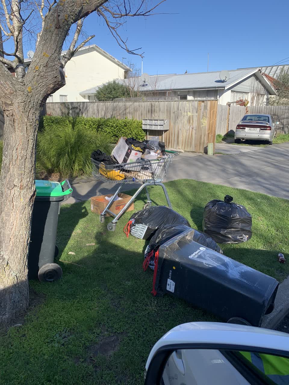 The photograph attached to this rubbish/recycling report