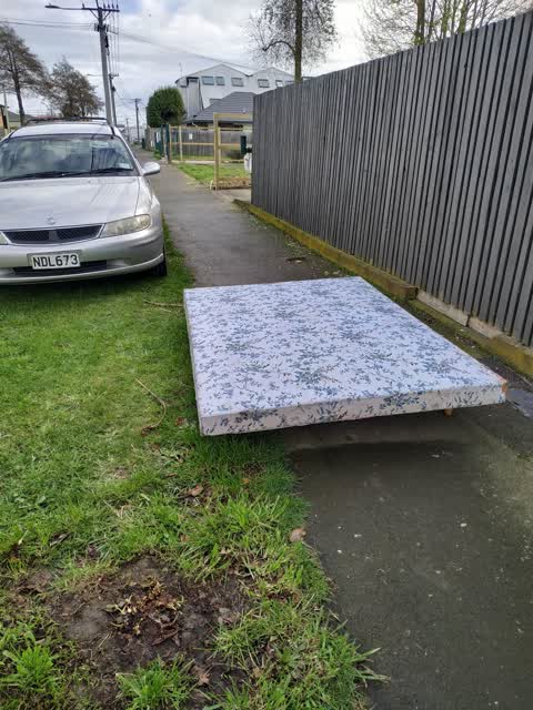 Rubbish/Recycling, a report photo