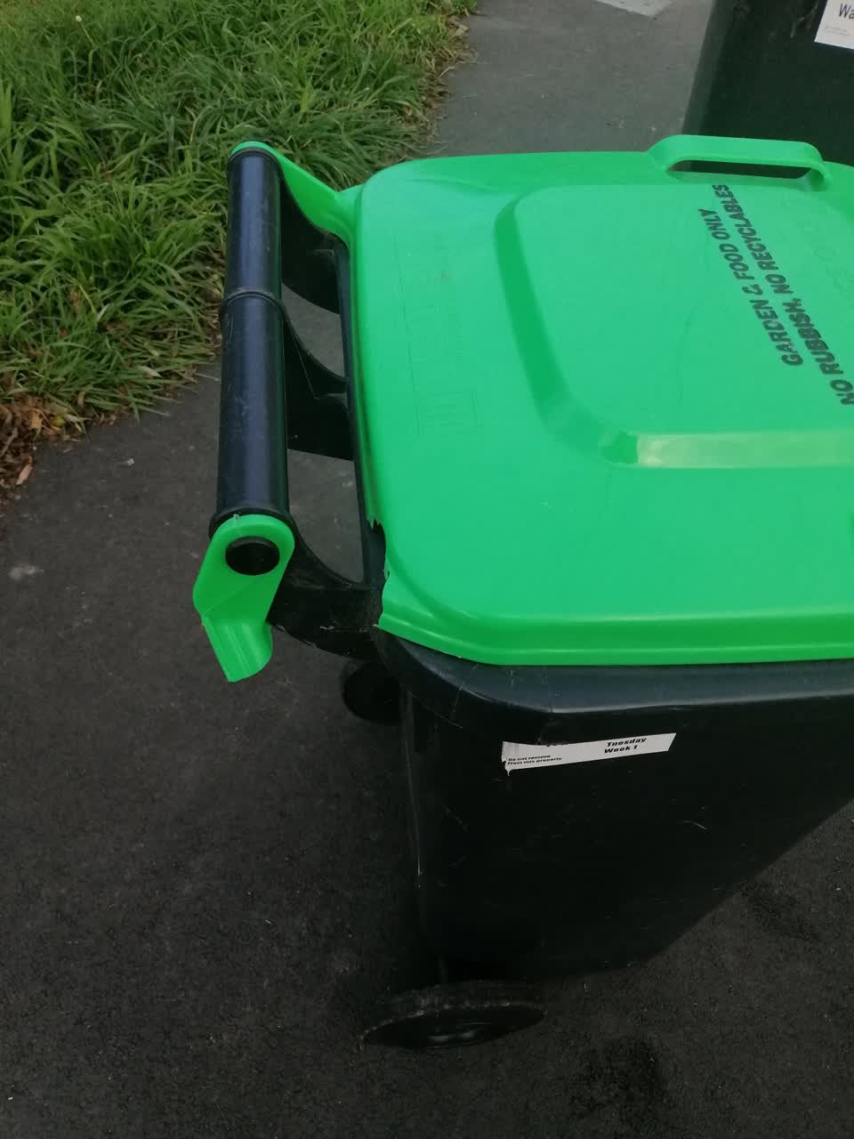 The photograph attached to this rubbish/recycling report
