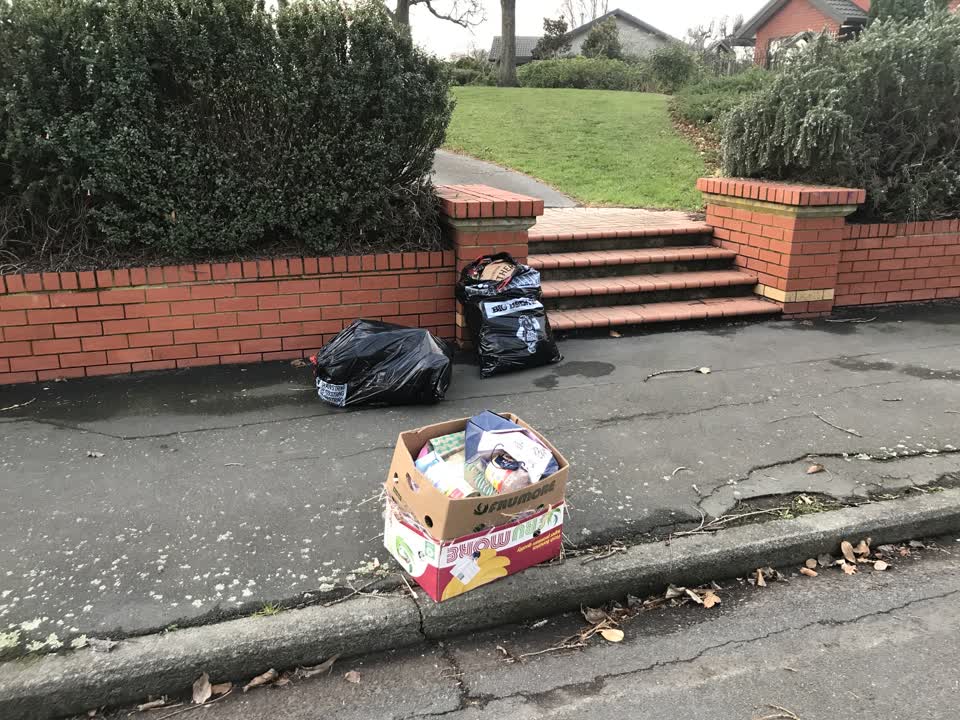 The photograph attached to this rubbish/recycling report