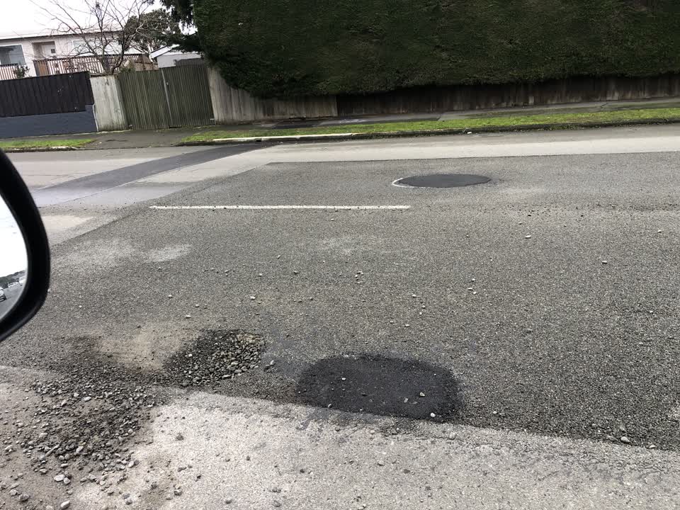 The photograph attached to this roading/streets report