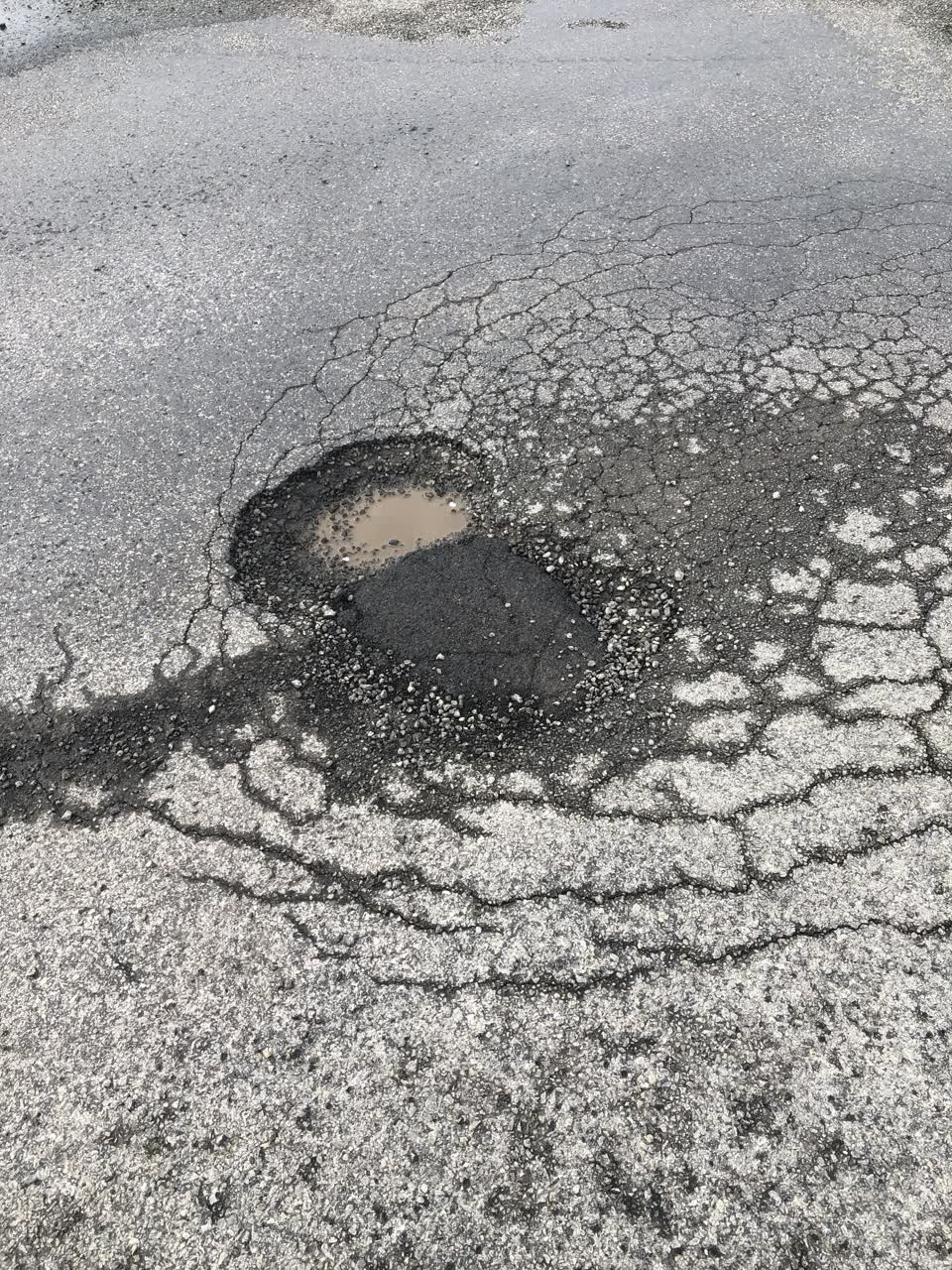 The photograph attached to this roading/streets report