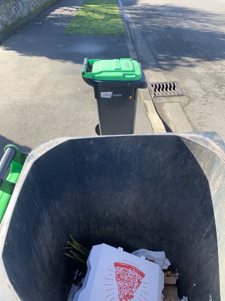 The photograph attached to this rubbish/recycling report