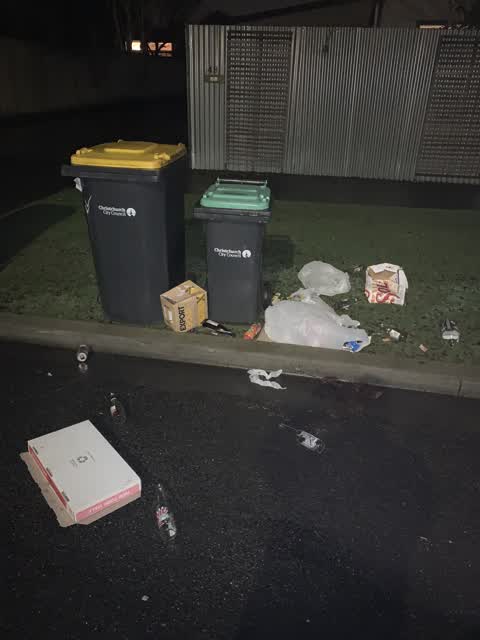 Rubbish/Recycling, a report photo