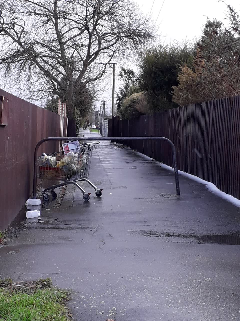 The photograph attached to this rubbish/recycling report
