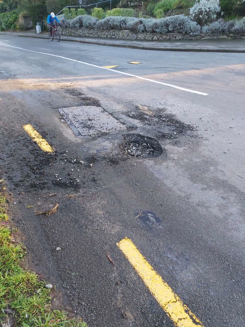 The photograph attached to this roading/streets report