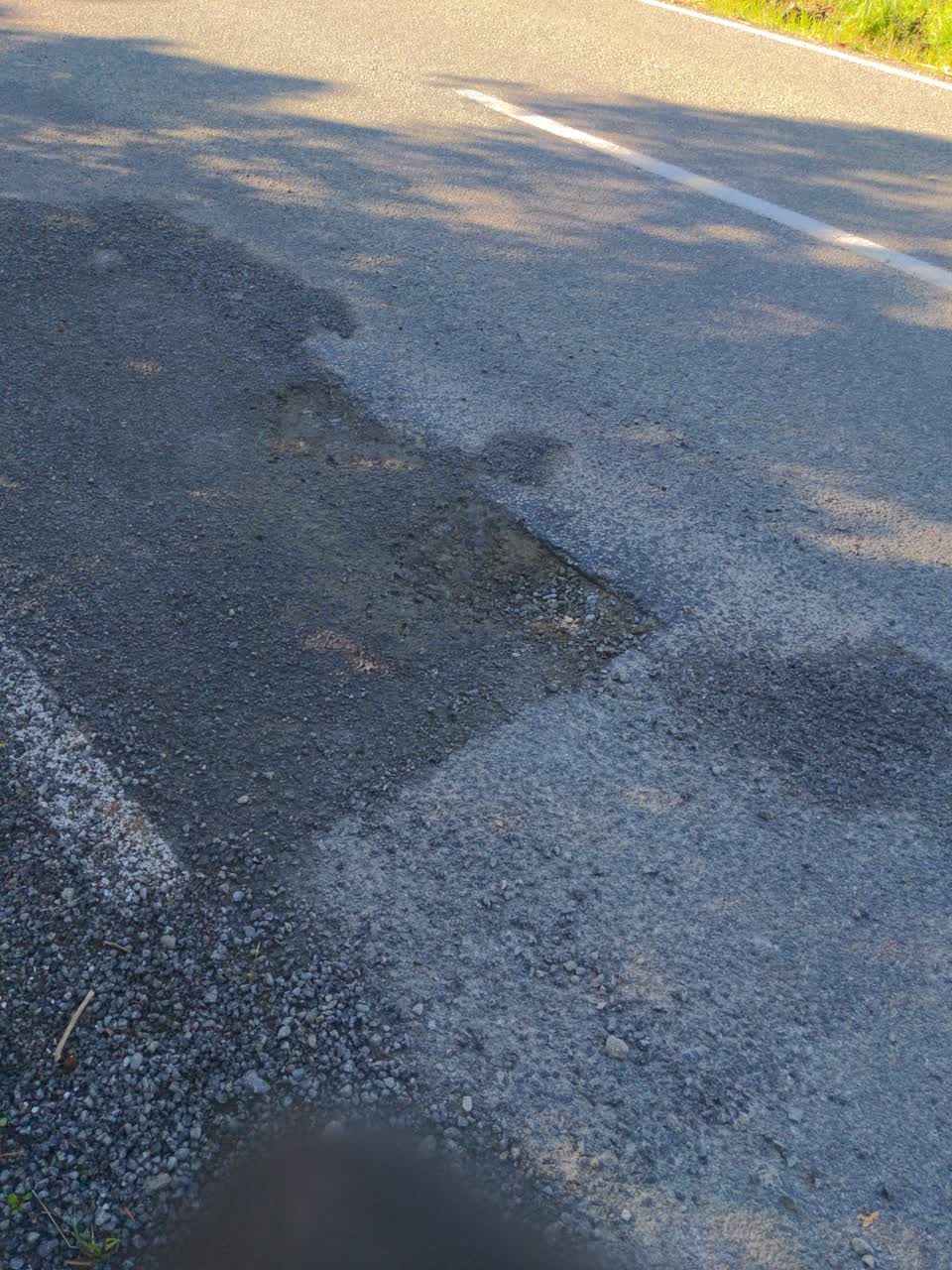 The photograph attached to this roading/streets report