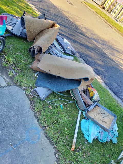 Rubbish/Recycling, a report photo