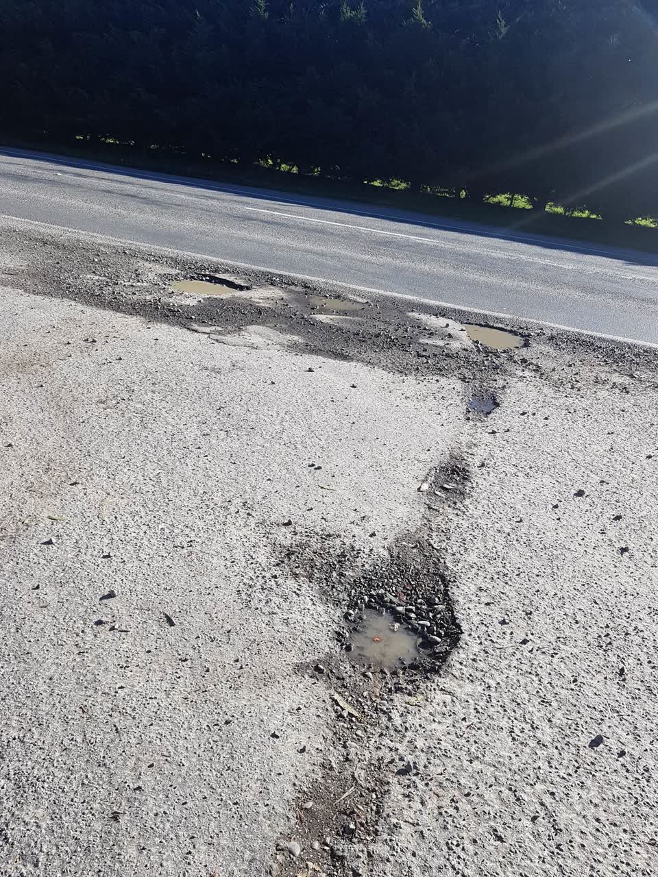 The photograph attached to this roading/streets report