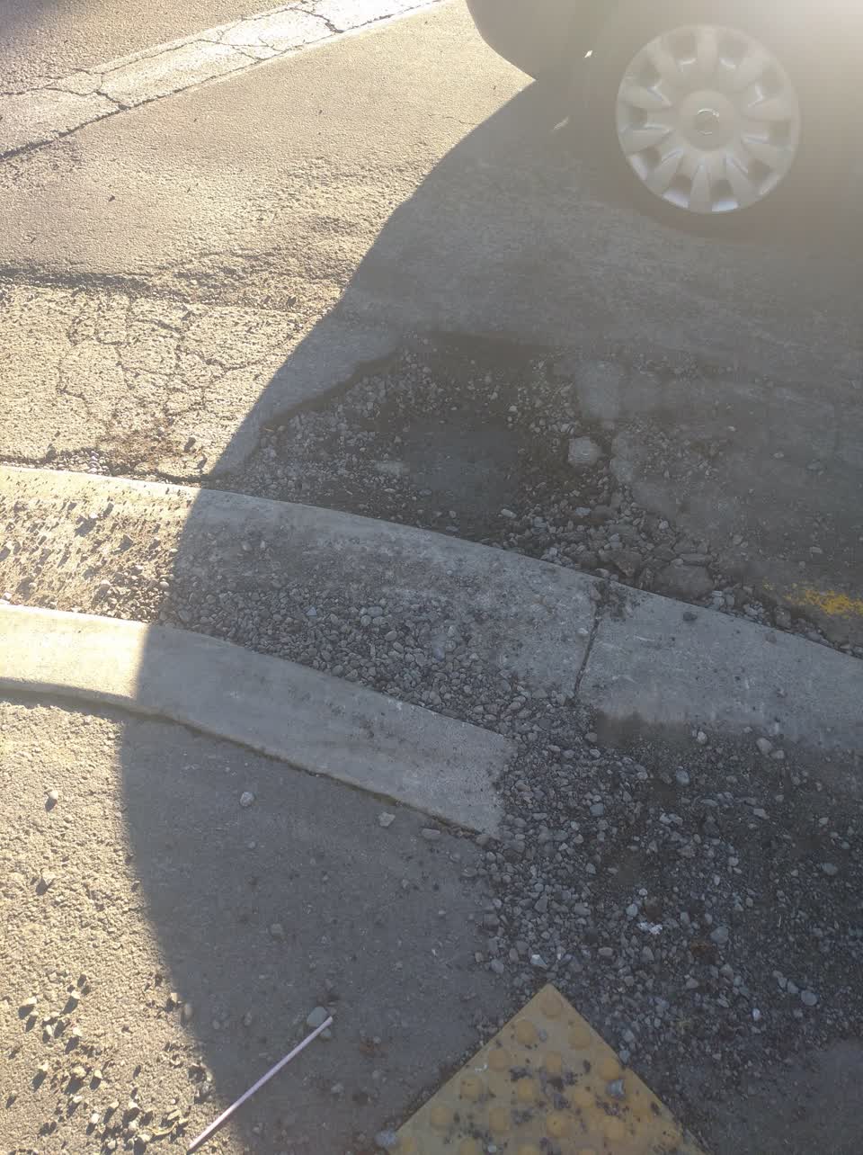 The photograph attached to this roading/streets report