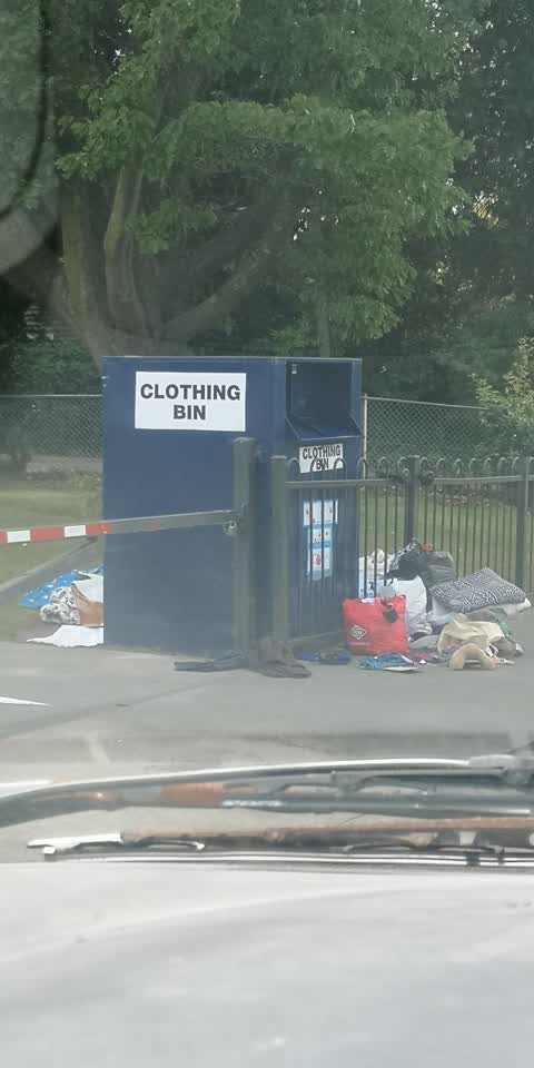 Rubbish/Recycling, a report photo